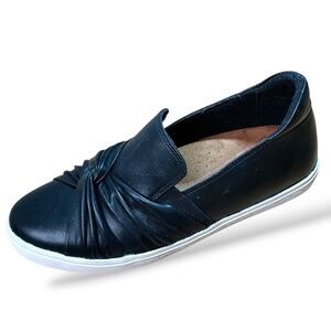 ROCKPORT COBB HILL COLLECTION Willa Genuine Leather Bow Slip on Sneakers Sz 8